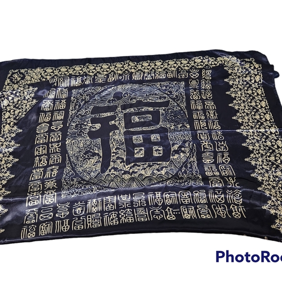 EUC Polyester Scarves - Picture 1 of 4